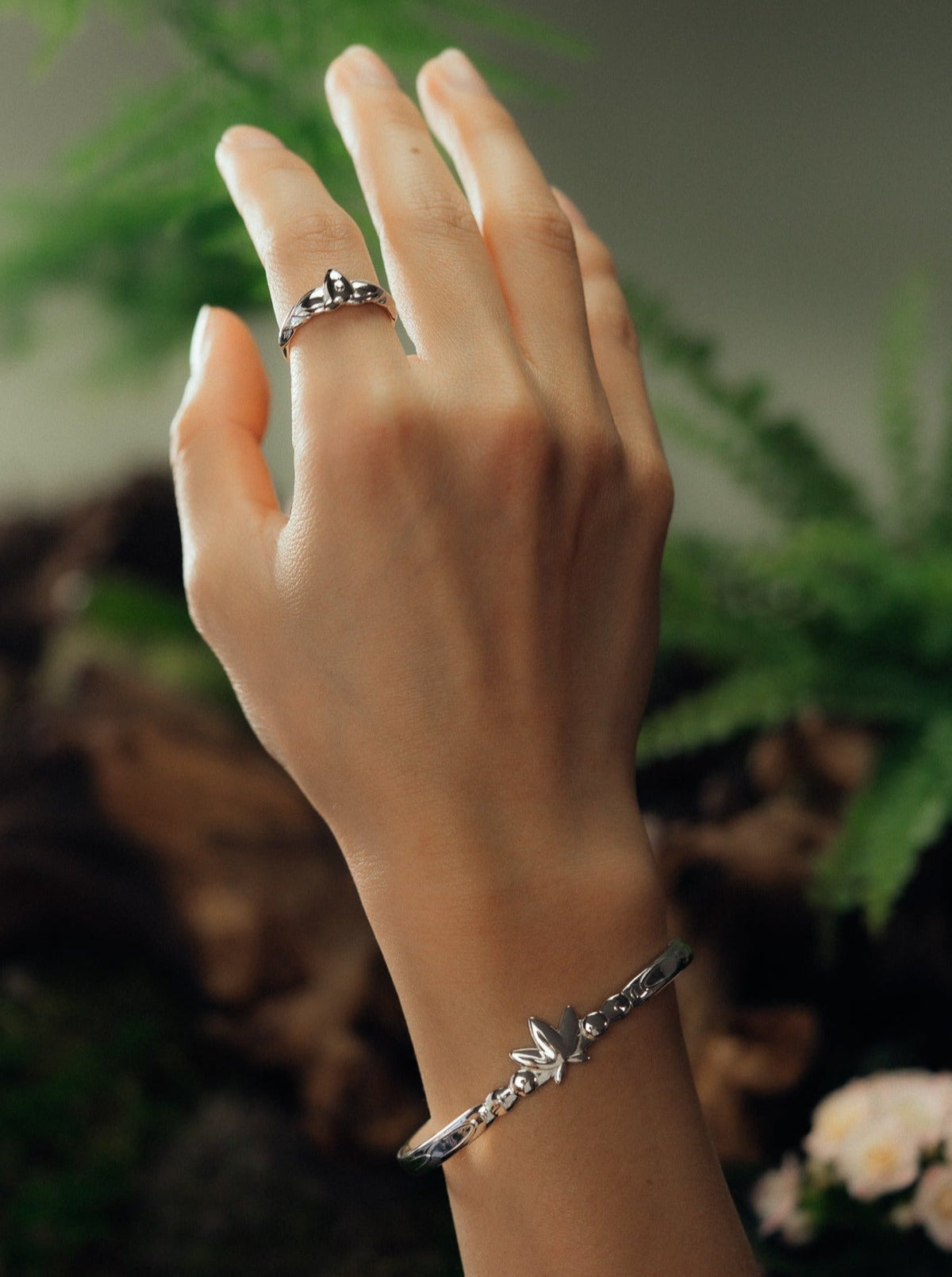 MIRRORED LOTUS RING
