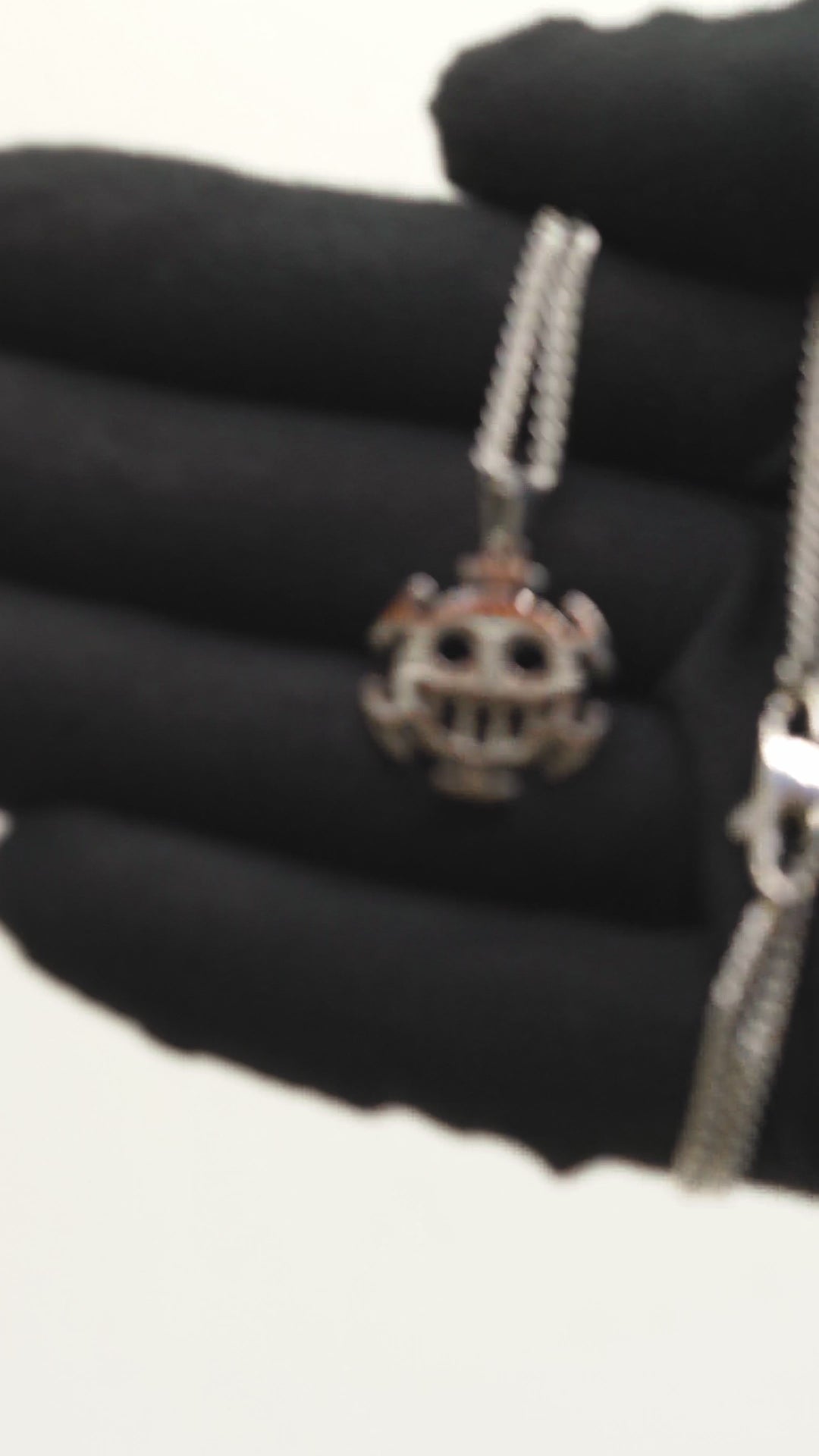 HEART PIRATE PENDANT
